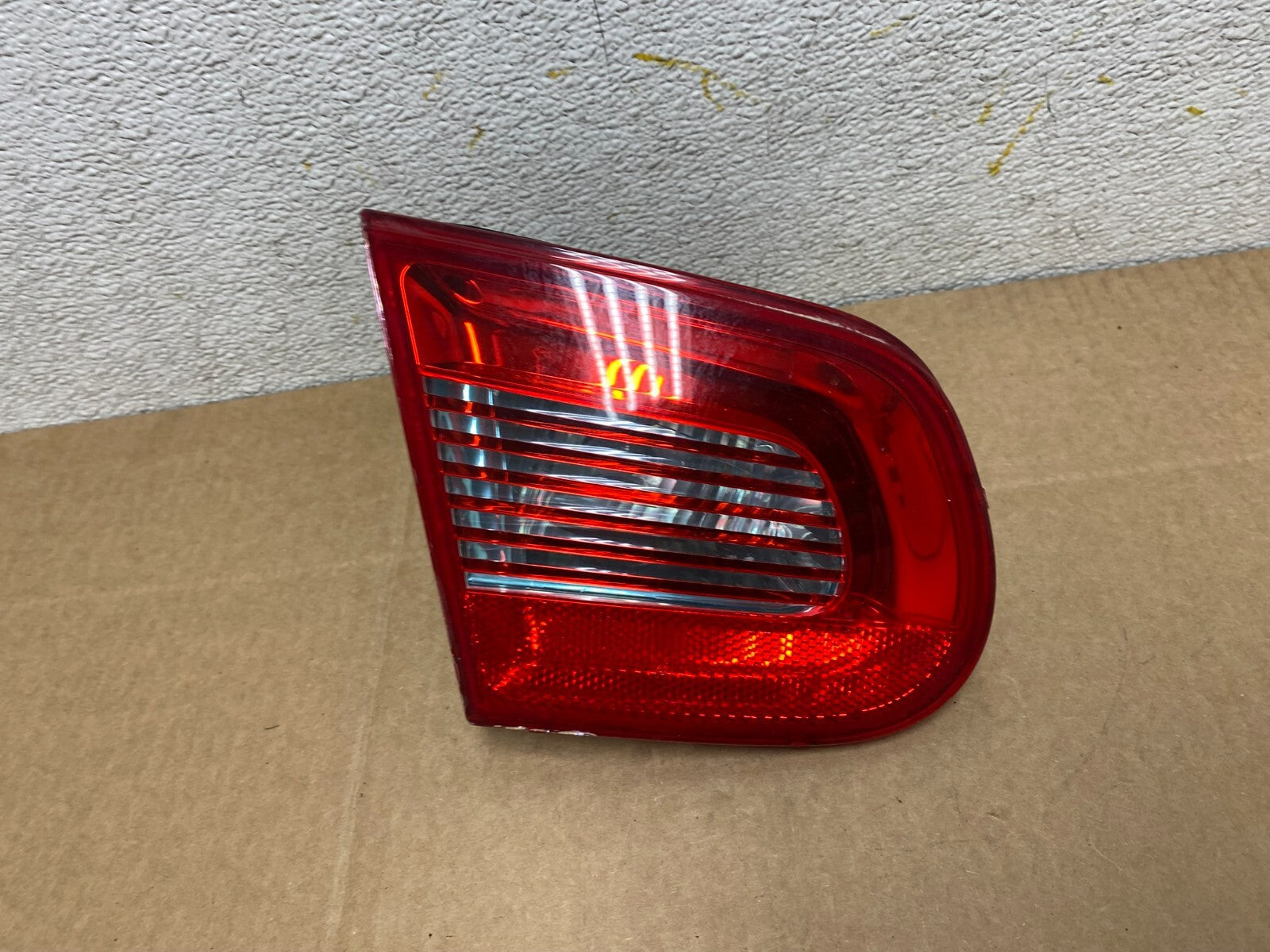 2007 2008 2009 2010 2011 Volkswagen Eos Left Driver Tail Light Inner Oem O66761