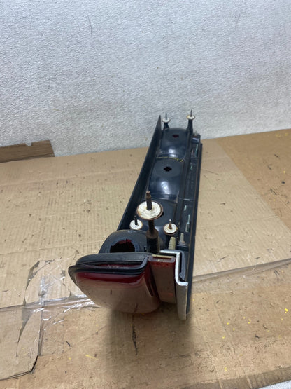 1991 to 1996 Buick Roadmaster Right Passenger RH Tail Light U2957 DG9
