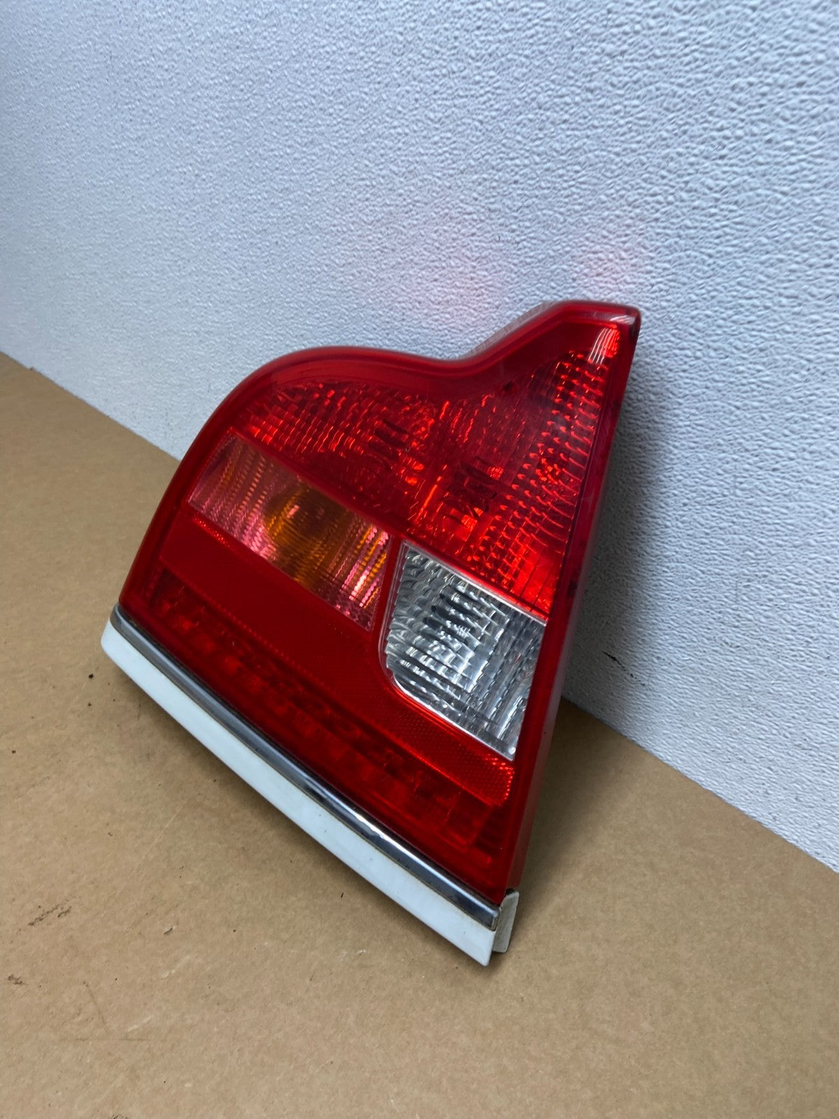 2004 - 2006 Volvo S80 Left Driver LH Side Tail Light OEM AC1694 DG1
