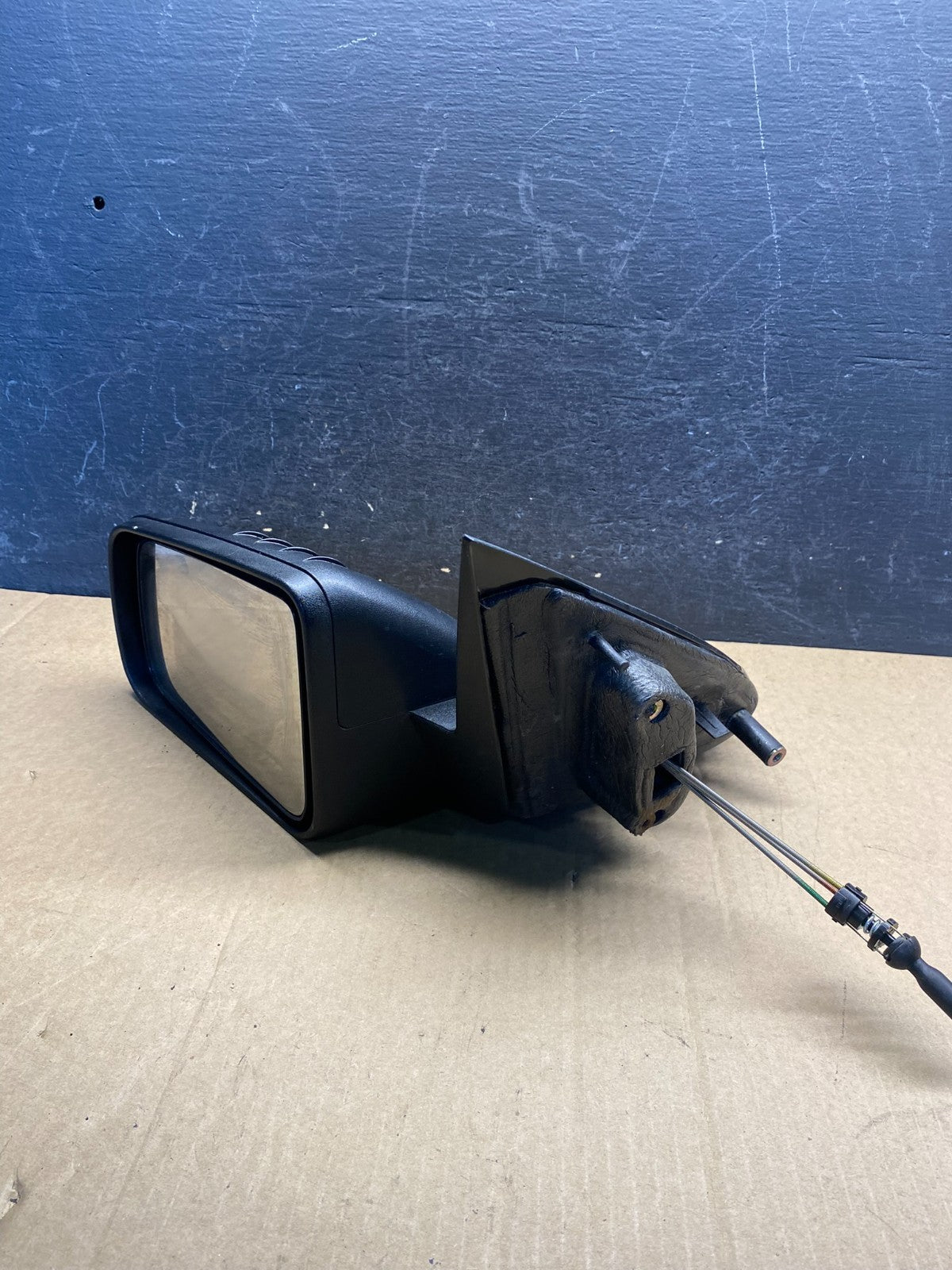 2008 to 2011 Ford Focus Left Driver View Door Mirror AG7103 DW9
