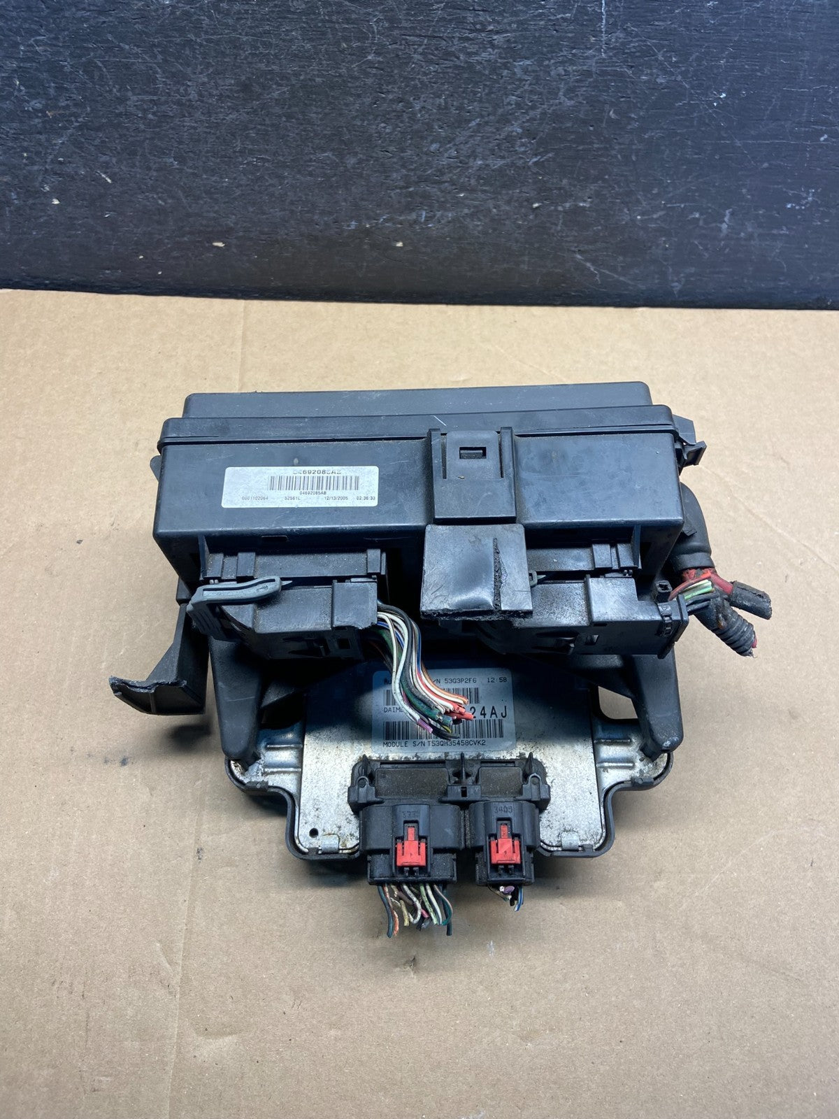 2006 Jeep Grand Cherokee Integrated Power Fuse Box 04692085ab AF9033 DG0