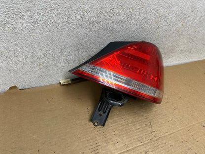 2005-2010 Toyota Avalon Right Passenger Side Tail Light AH8102 DW1