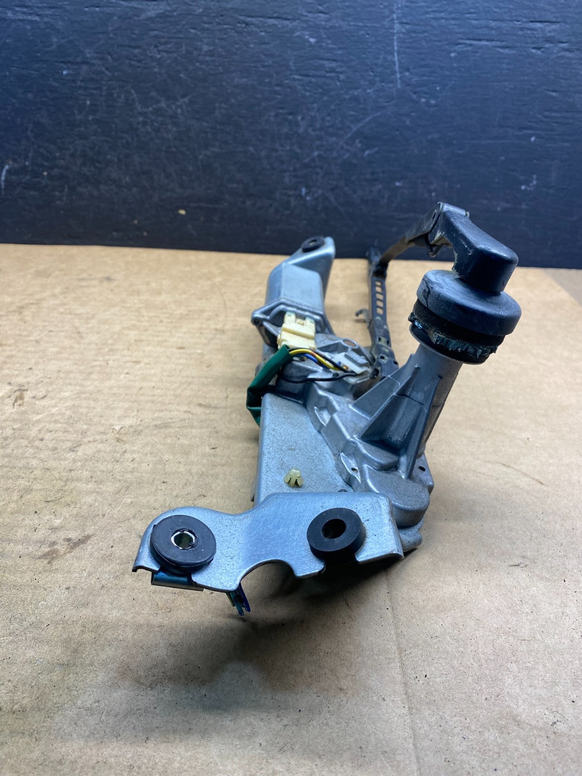2000 to 2004 Subaru Outback Rear Windshield Washer Wiper Motor AD7558 DG4