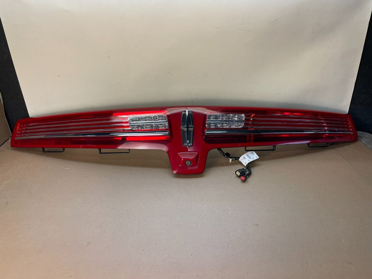 2010 to 2019 Lincoln Mkt Trunk Center Tail Light Panel Camera ai3894 DG0