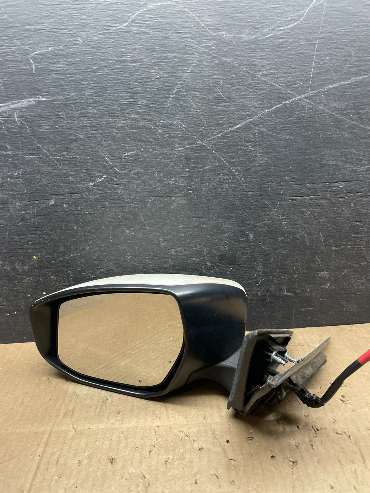 2016 to 2018 Nissan Altima Left Driver LH Turn Signal Door Mirror Q6386 DG9