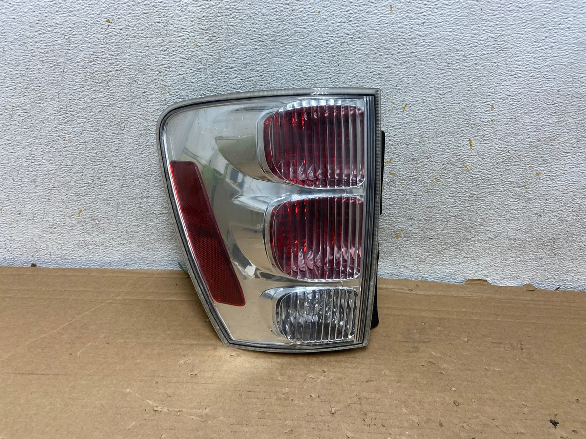 2005 to 2008 Chevrolet Equinox Left Driver Lh Side Tail Light AH8425 LK0