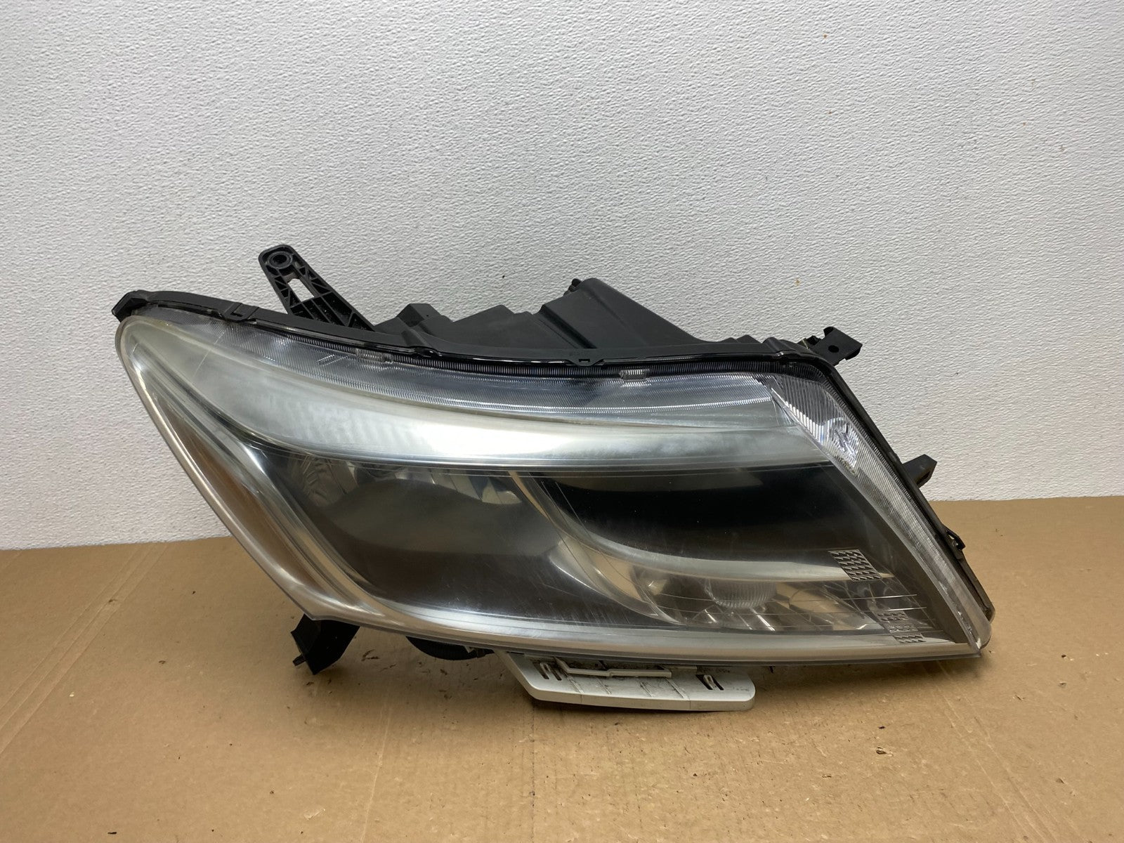 2013 to 2016 Nissan Pathfinder Right Passenger RH Side Headlight AC5730 DW0