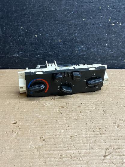 2004 to 2008 GMC Chevrolet Canyon Colorado Climate Control A/C Panel ag8554 DG0
