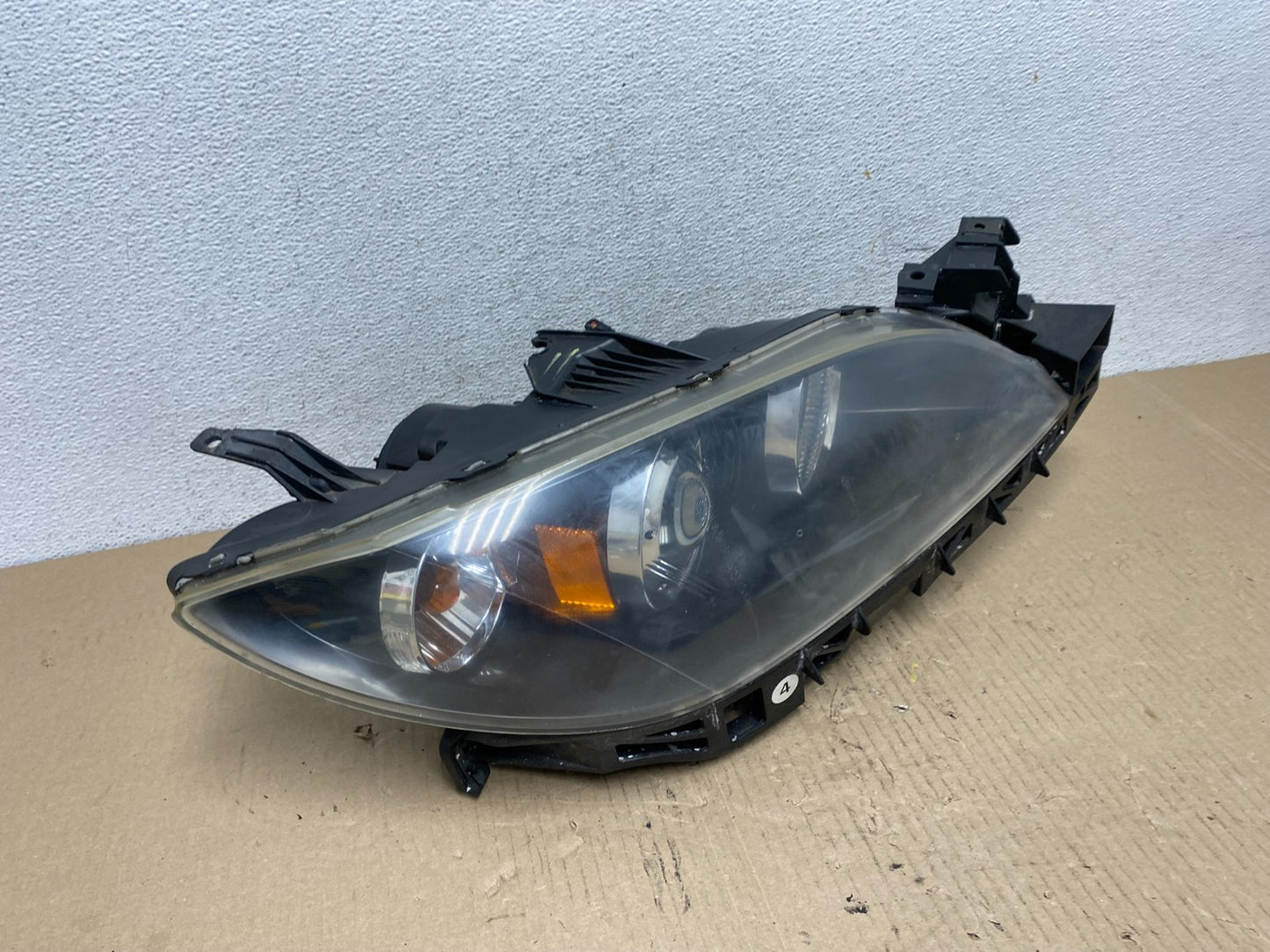 XENON 2004 to 2009 Mazda 3 Sedan Right Passenger Rh Side Headlight AF5873 DW2