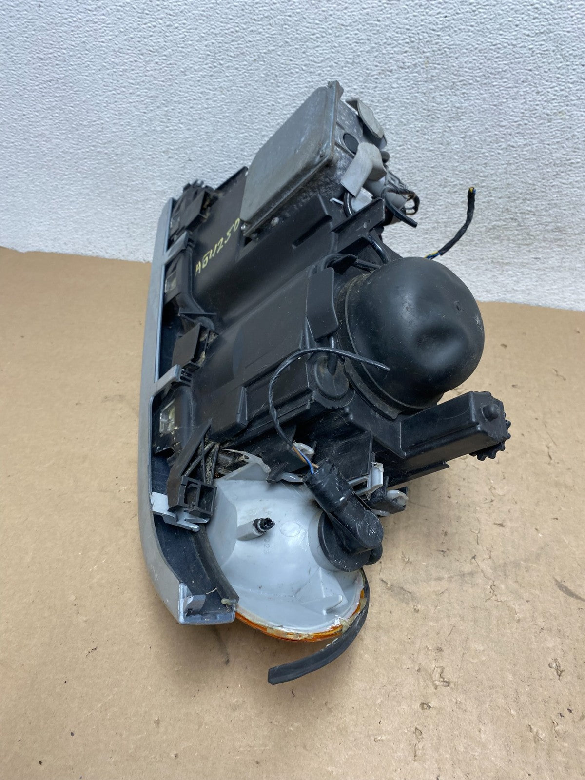 1999 - 2001 BMW E46 3-Series Right Passenger RH Xenon Headlight AG4250 DW11