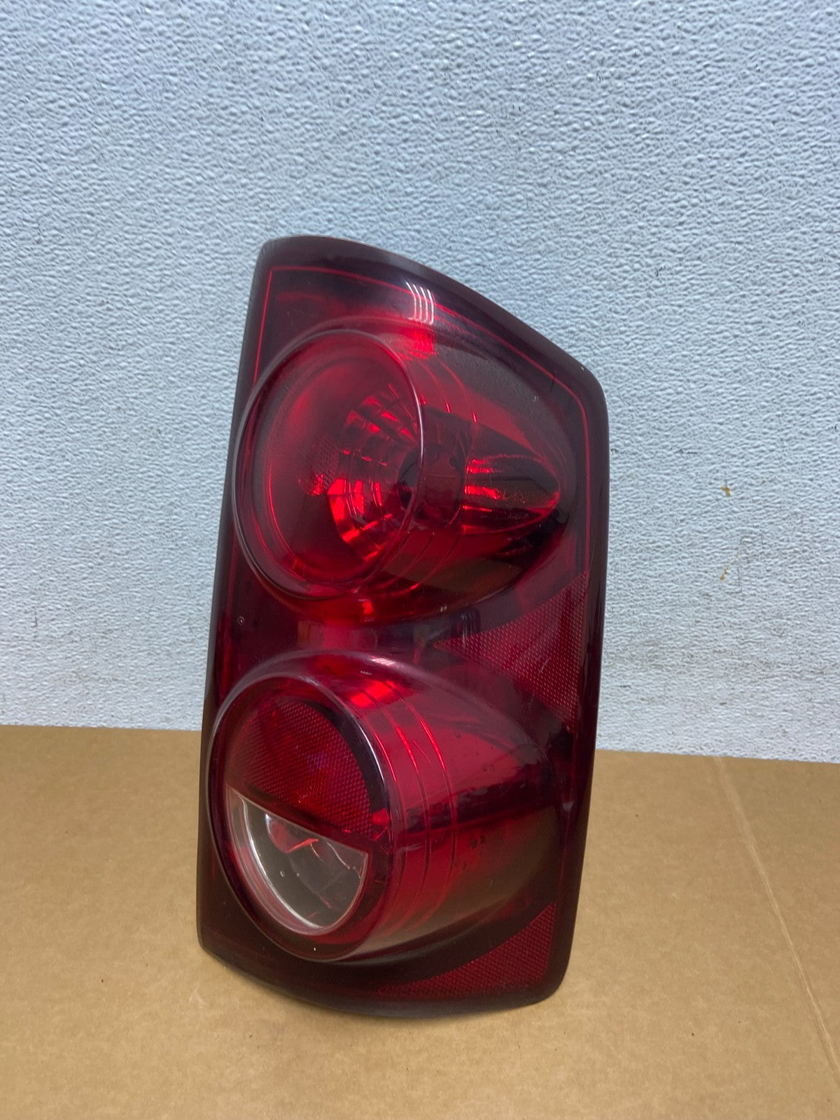 2007 - 2009 Dodge Ram 1500 2500 Right Passenger Rh Side Tail Light AD8878 DW0