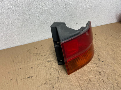 1999 2000 2001 Honda Odyssey Right Passenger Side Tail Light Oem AB9897 DW2