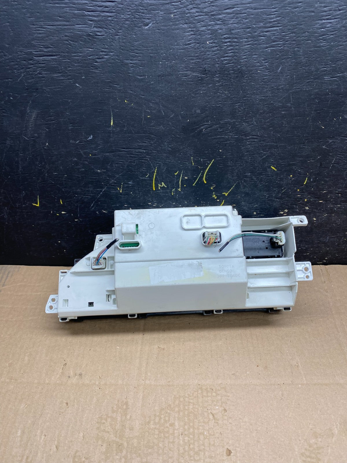 2005 to 2007 Toyota Avalon Information Display Screen Y9994 DG5