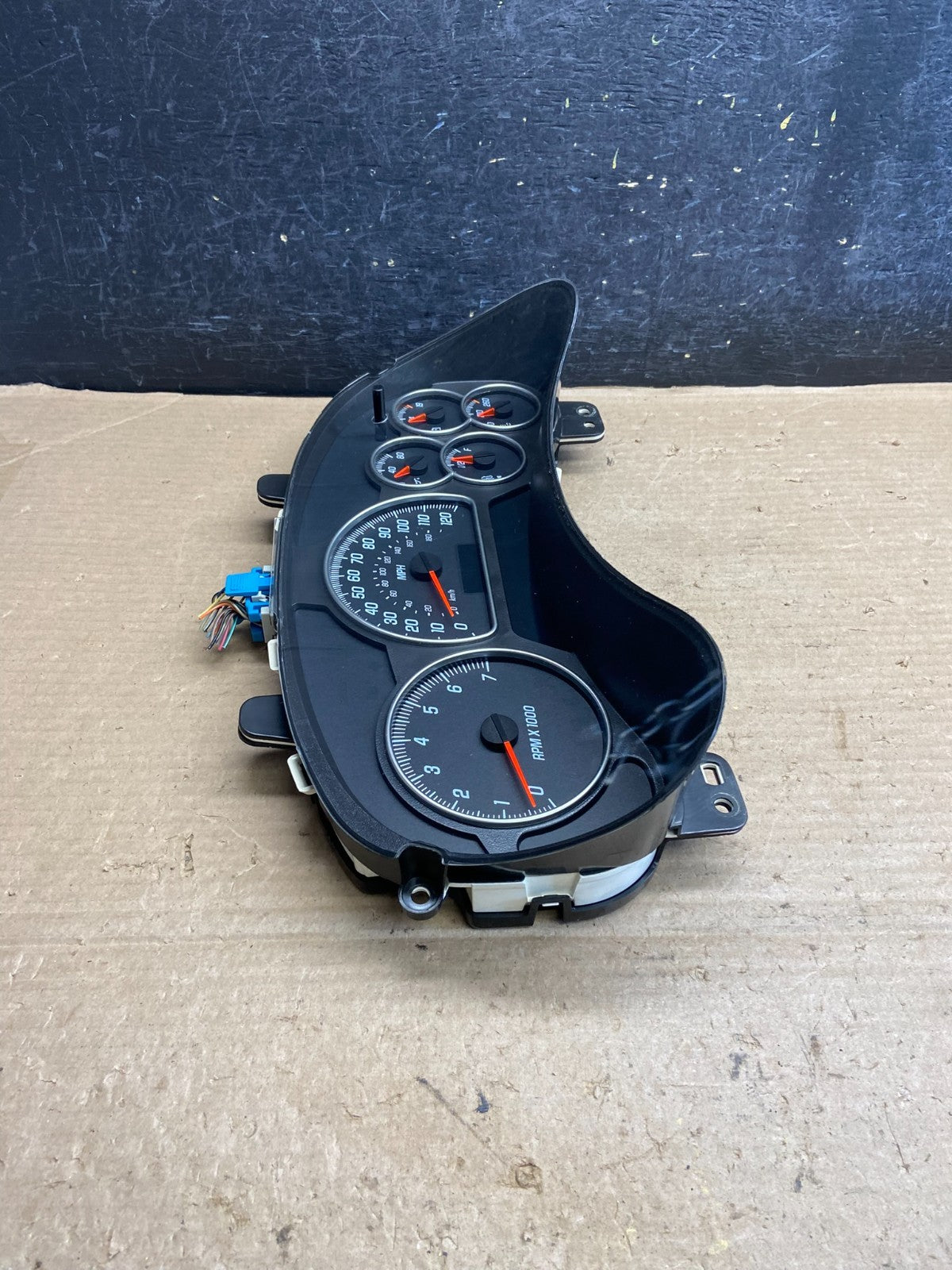 2002 - 2005 GMC Envoy Speedometer Cluster Gauge AH3934 DG1