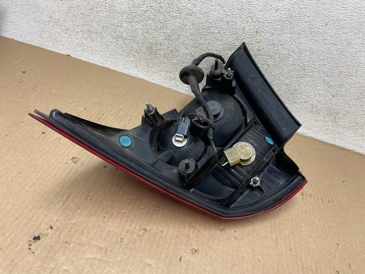 2005 2006 2007 Ford Five Hundred Left Driver Lh Side Tail Light AH5769 LK5