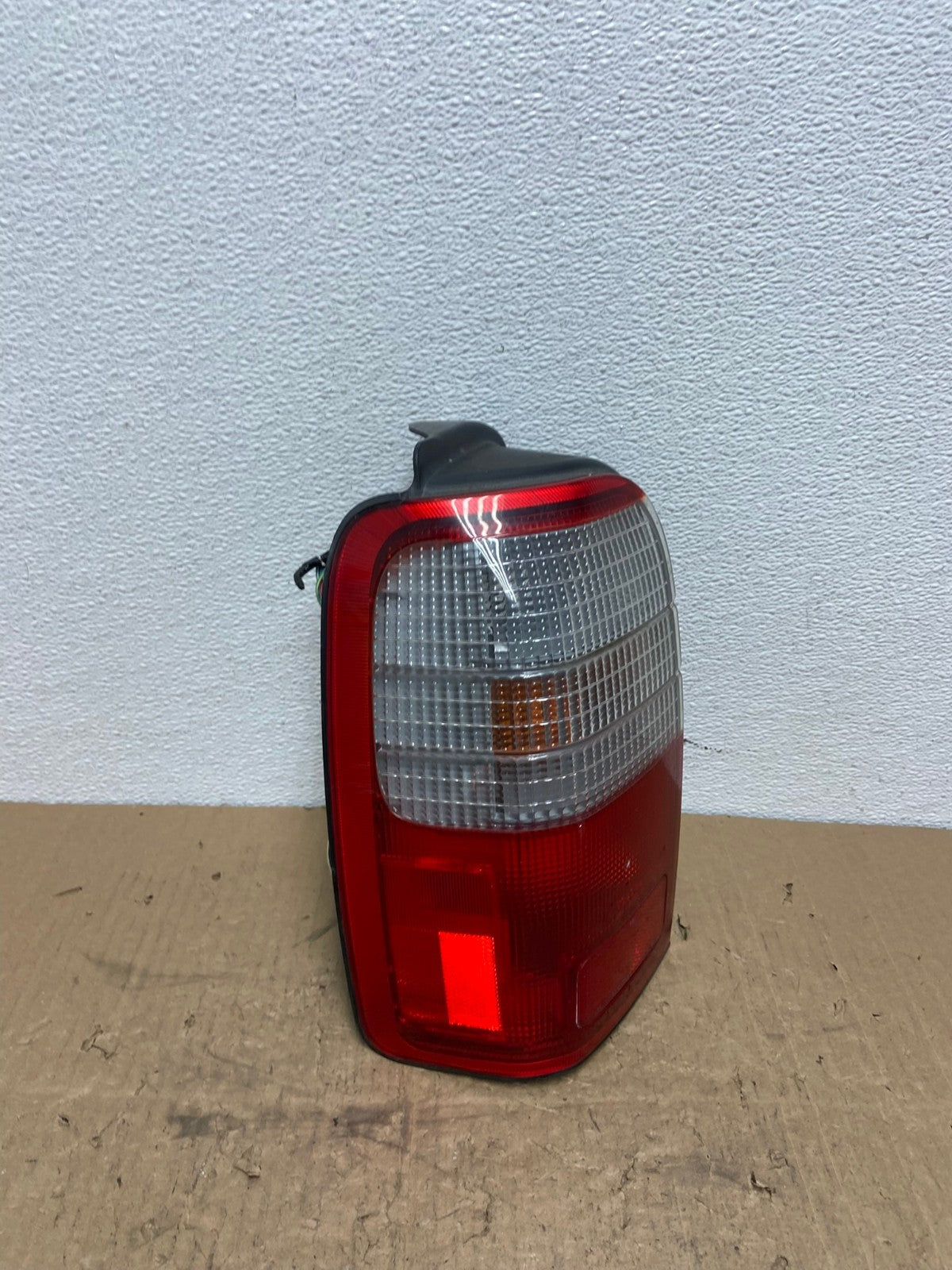 1996 to 2000 Toyota 4Runner Left Driver LH Side Tail Light OEM AC0325 LK2