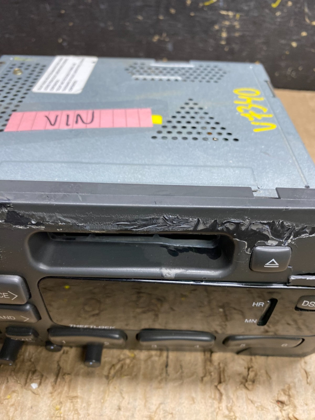 1998 to 2001 Cadillac Deville Eldorado AM/FM Radio CD Player OEM V7340 DG2