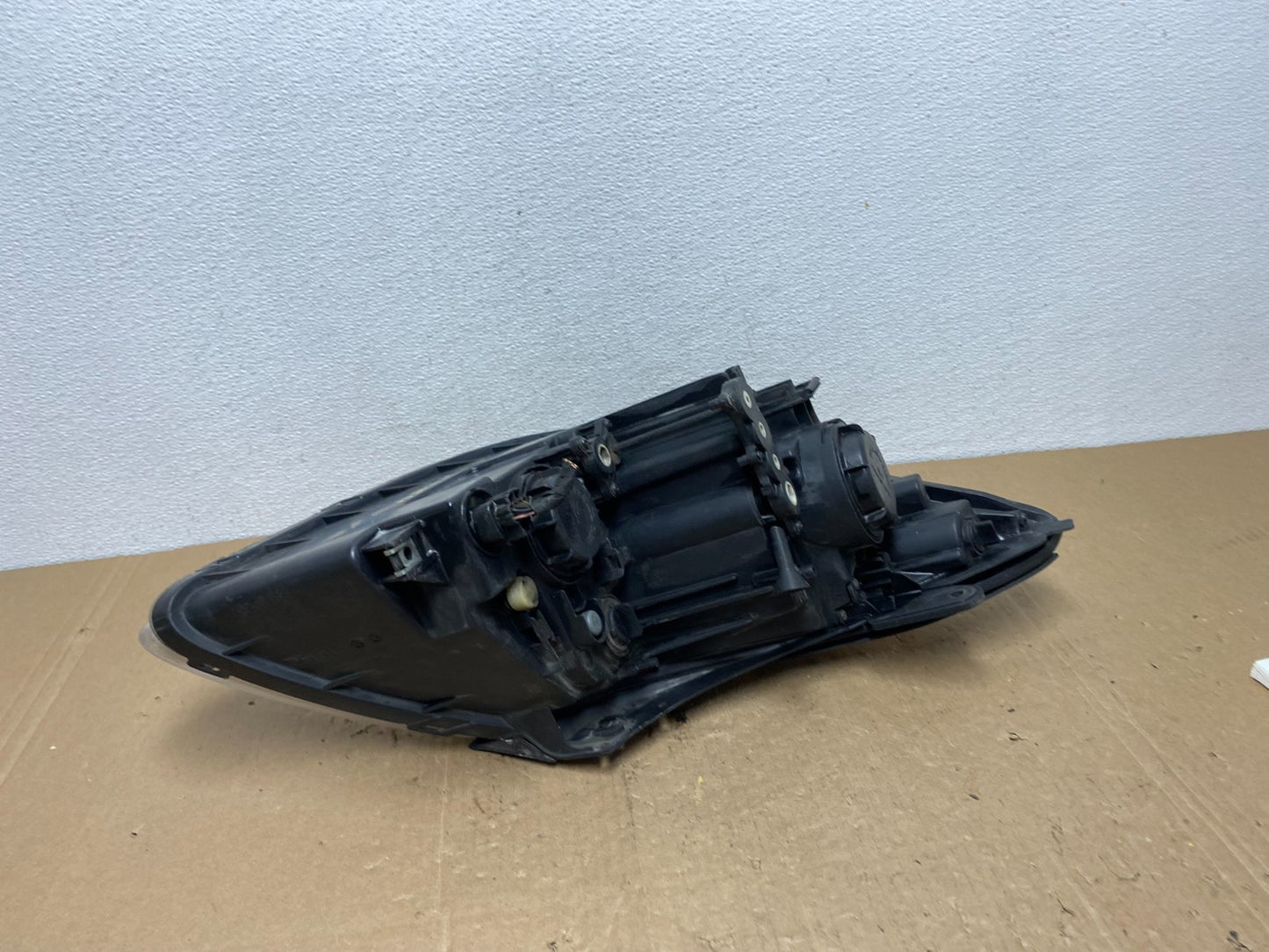 2007 to 2012 Hyundai Veracruz Left Driver LH Headlight Halogen AC5854 DW5