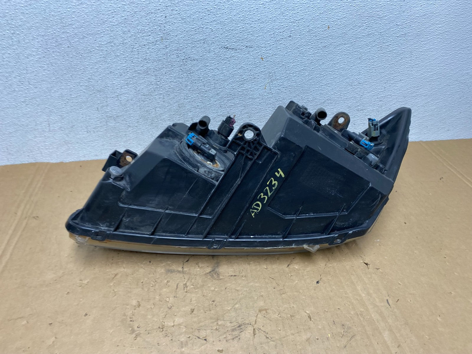 2009 to 2017 Dodge Journey Headlight Right Passenger Rh Halogen AD3234 DW9