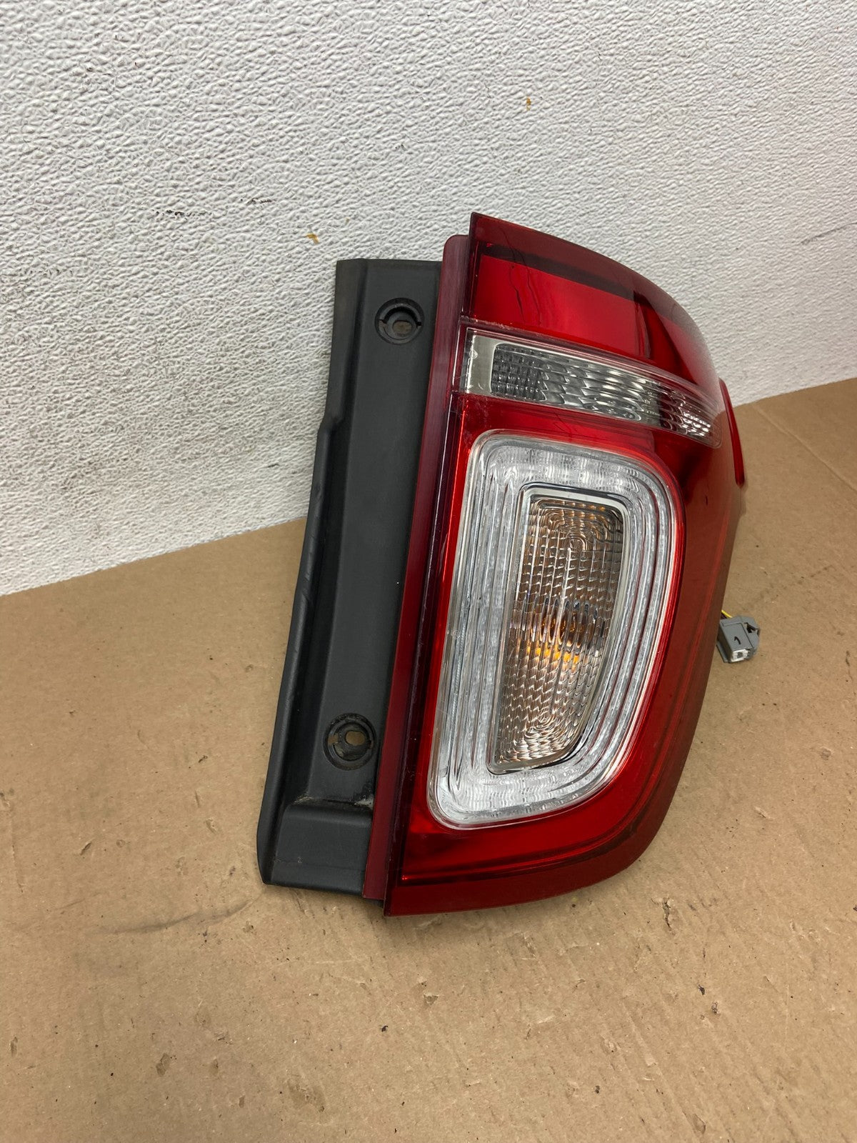 2011-2015 Ford Explorer Police Package Right Passenger Side Tail light AD6495 DW1