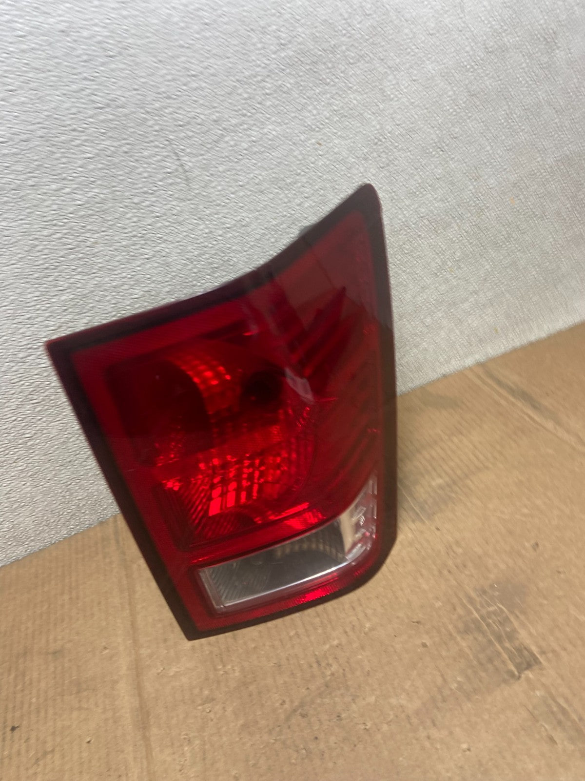 2007 to 2010 Jeep Grand Cherokee Right Passenger Tail Light AA5405 DW2