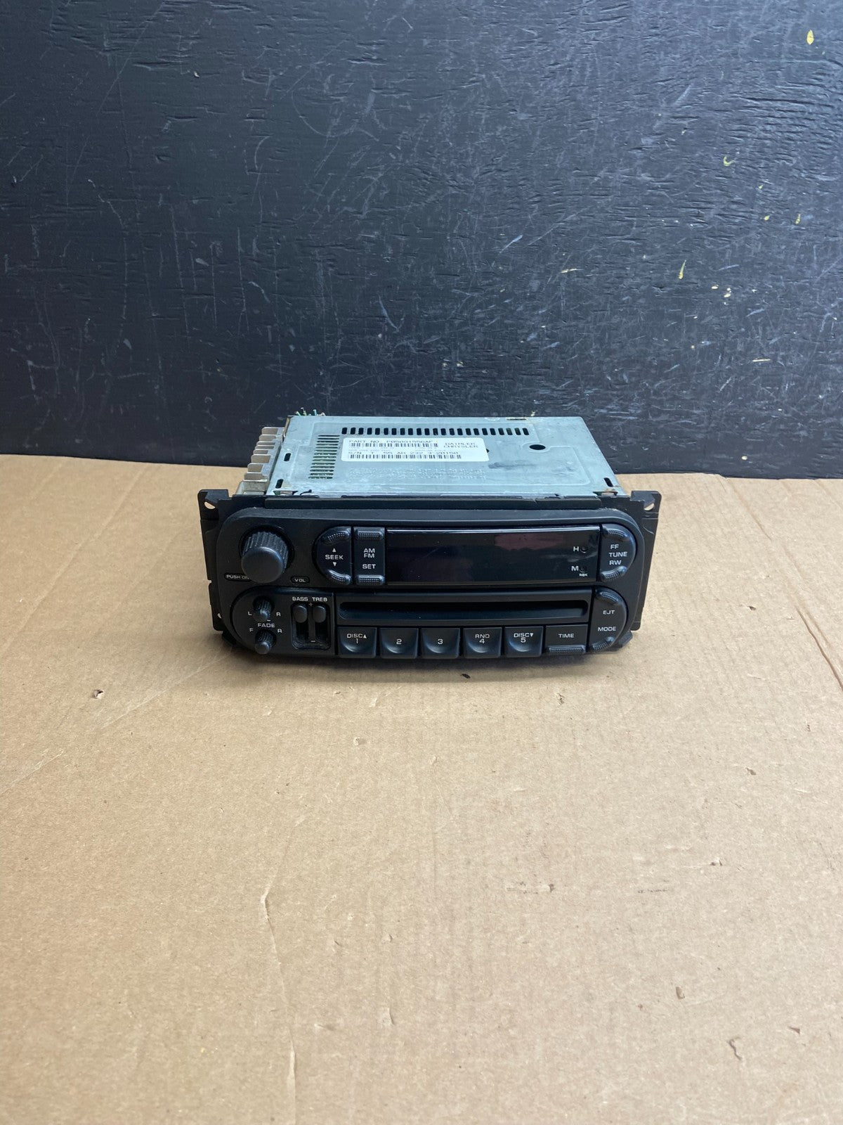 2002 - 2006 Chrysler Dodge Jeep Ram Radio CD Player AM/FM Receiver AE4377 DG0