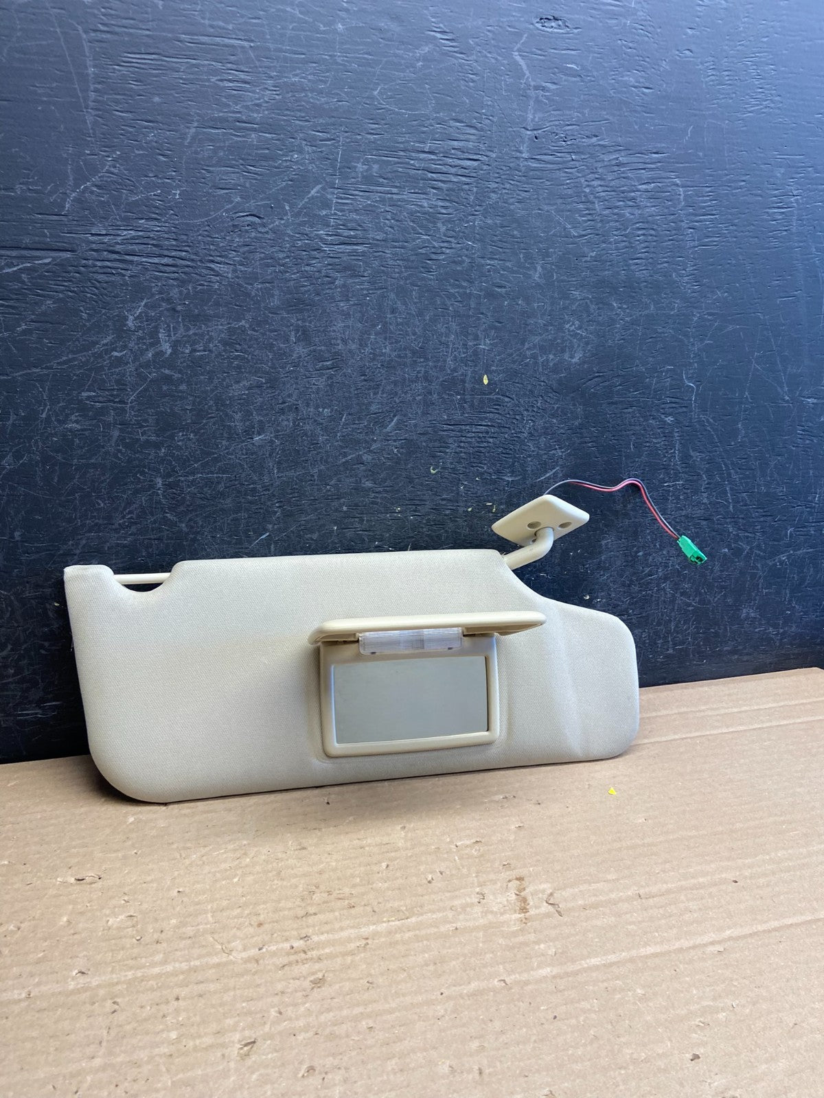 2007 to 2010 Lincoln MKX Right Passenger Side Sun Visor AG02112