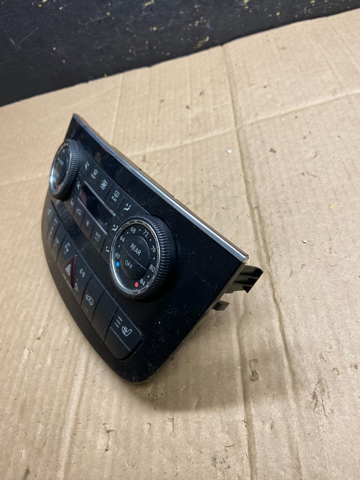 2006 to 2008 Mercedes W251 R350 AC Temp Heater Climate Control OEM AA4845 DG2
