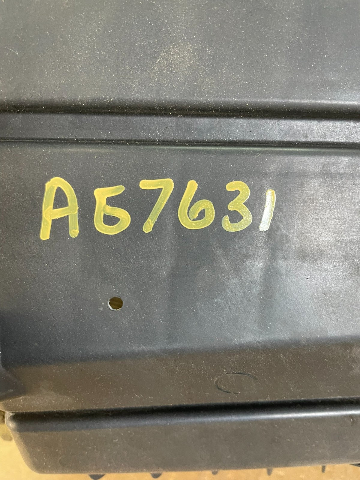 2007 to 2013 Chevrolet Tahoe Silverado Suburban Air Box Cleaner AG76315