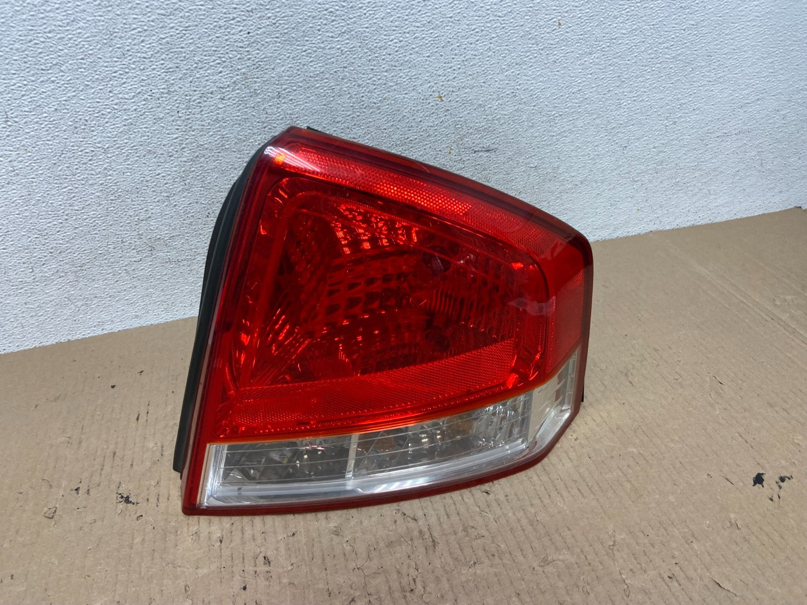 2002 to 2003 Kia Spectra Sedan Passenger Right Side Tail Light AF5907 DG0