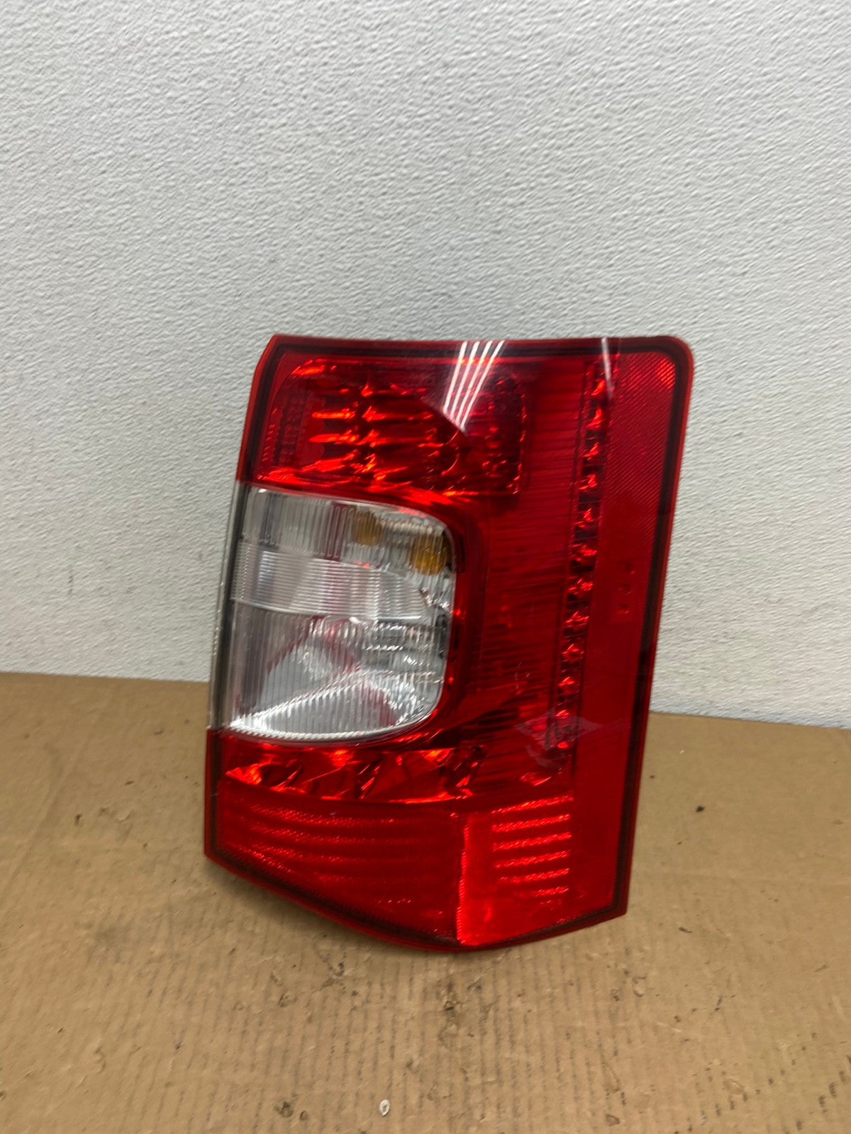 2011-2016 Chrysler Town and Country Right Passenger RH Tail Light AD0959 LK0