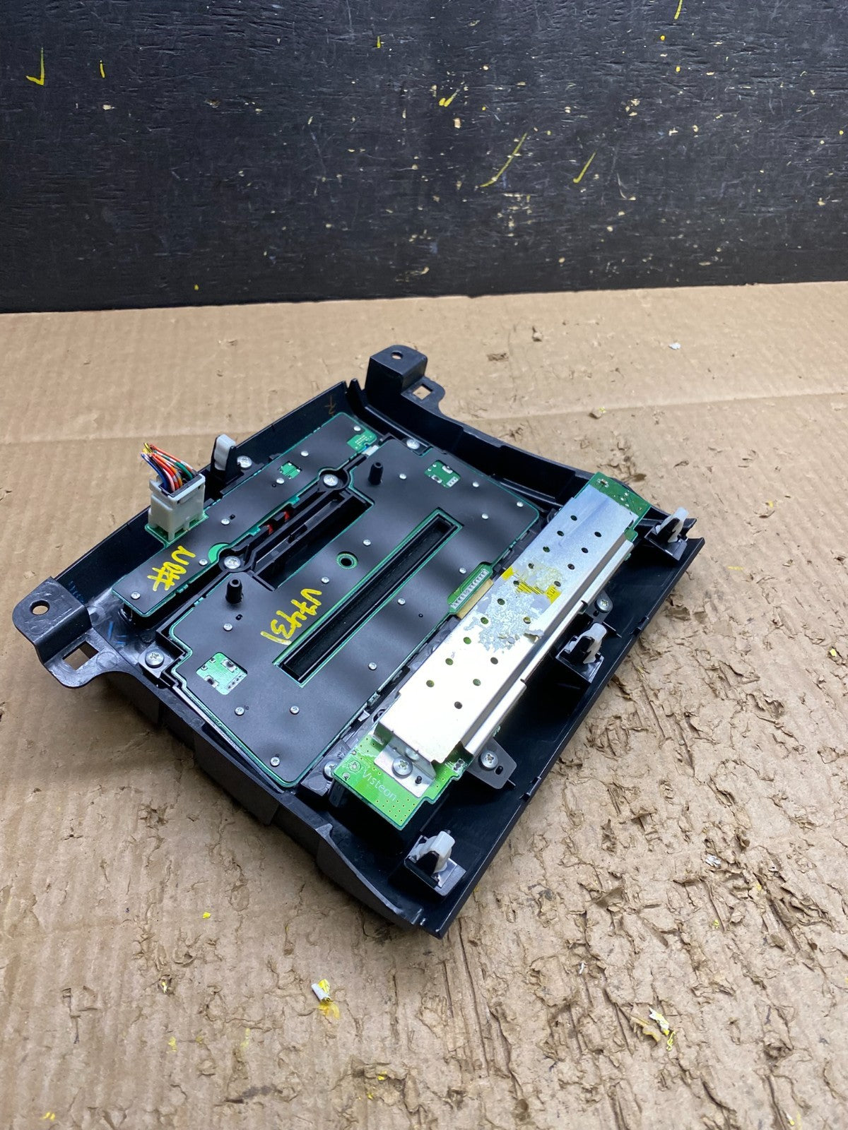 2007 to 2010 Mitsubishi Outlander Am Fm Cd Player Radio OEM Receiver v7431 DG3