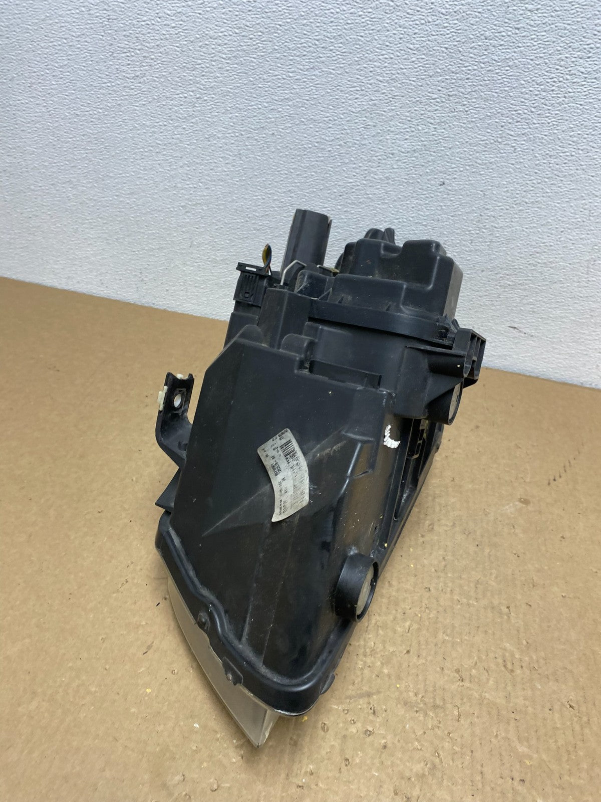 2009-2011 BMW 3 Series 328i 4/D Sedan Headlight Halogen Right Passenger AC13608