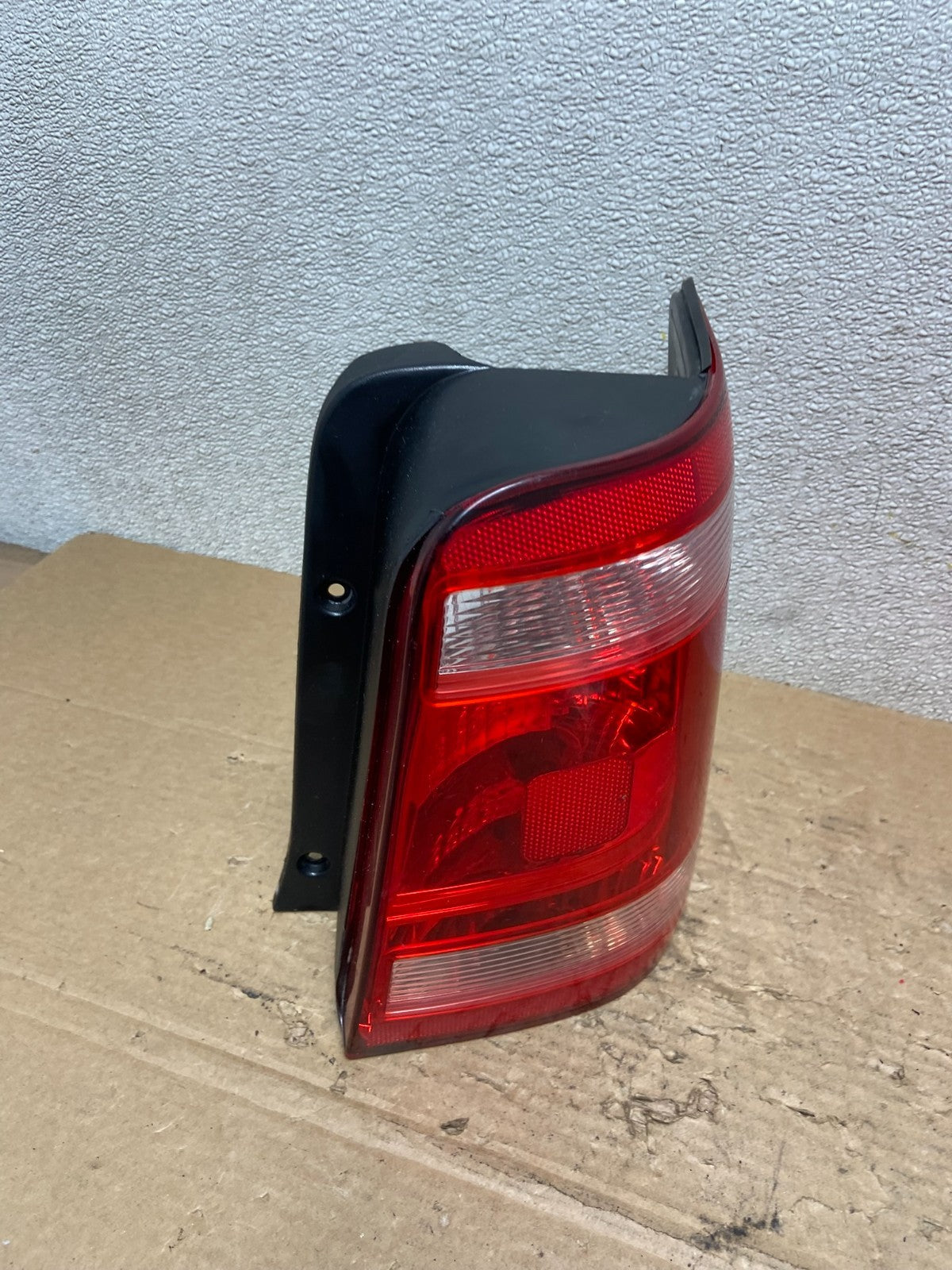 2008 to 2012 Ford Escape Right Passenger RH Side Tail Light AB4960 LK2