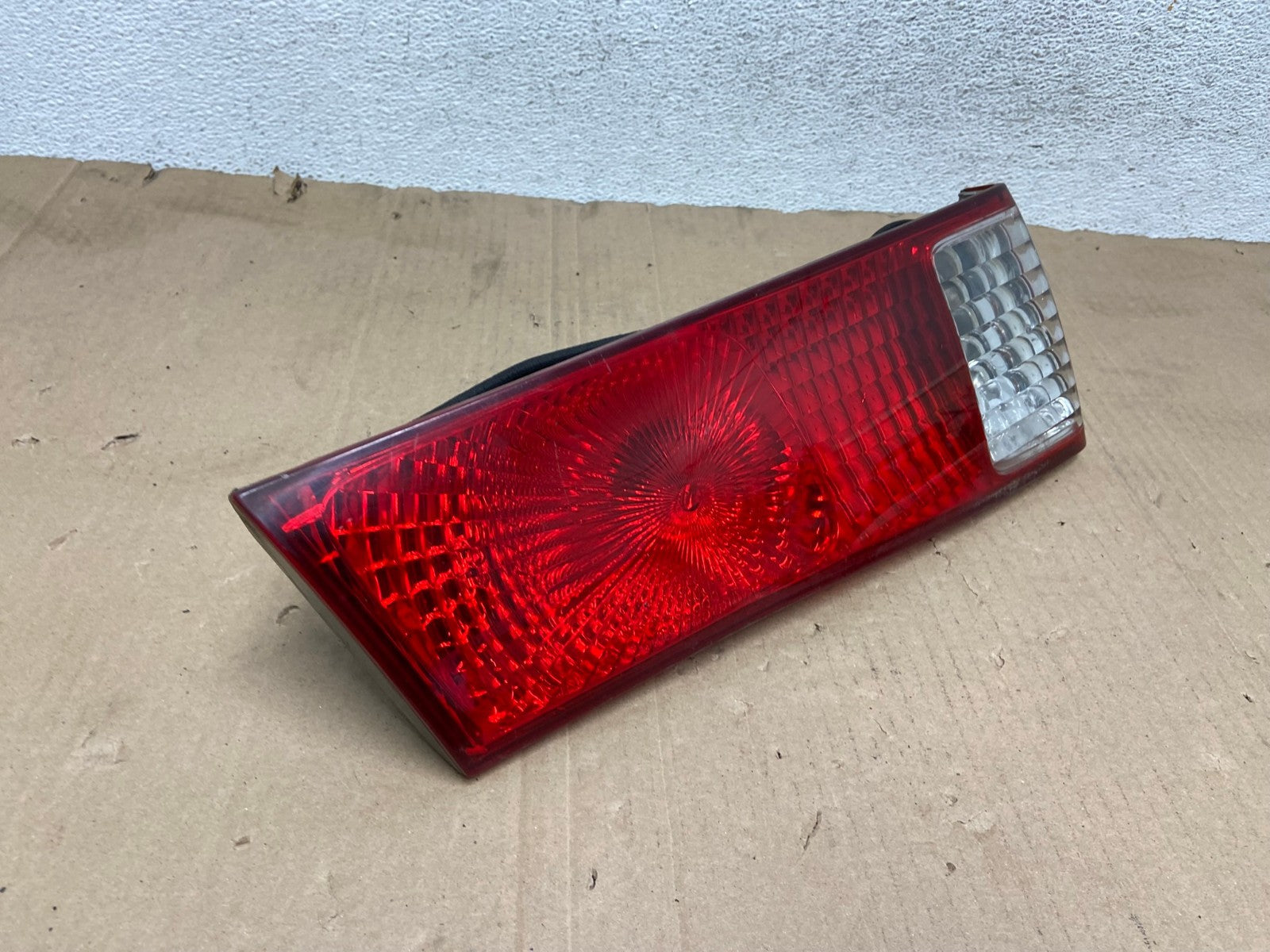 2000-2001 Toyota Camry Tail Light Left Driver LH Side Inner AE9133 LK2