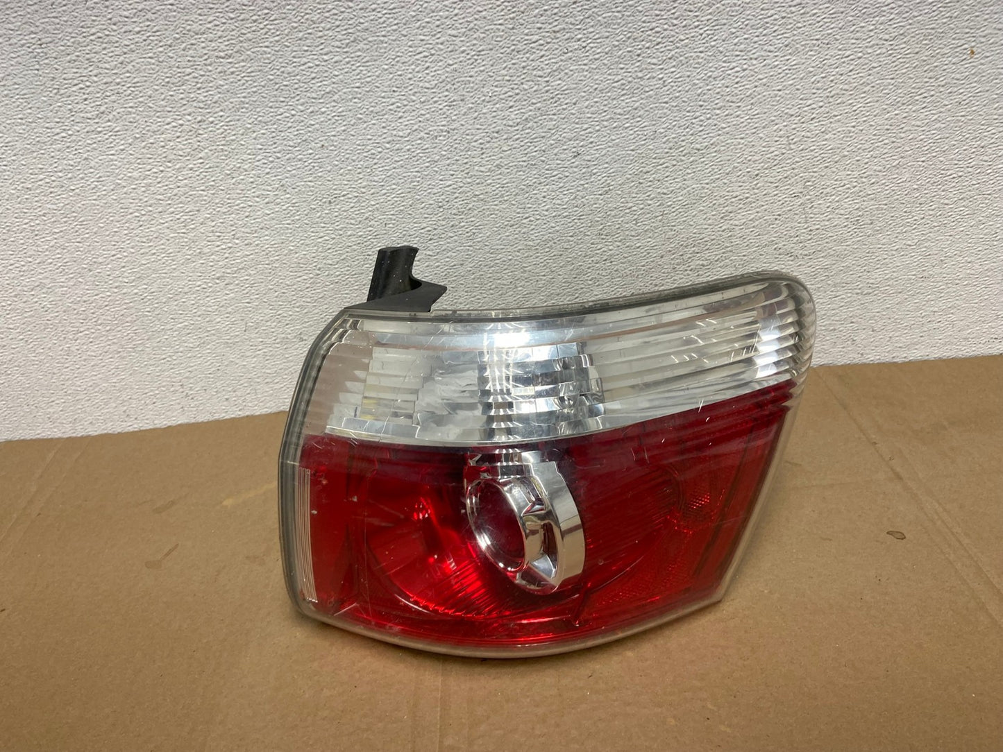 2007 to 2012 GMC Acadia Halogen Tail Light Right Passenger RH Side AC3745 LK0