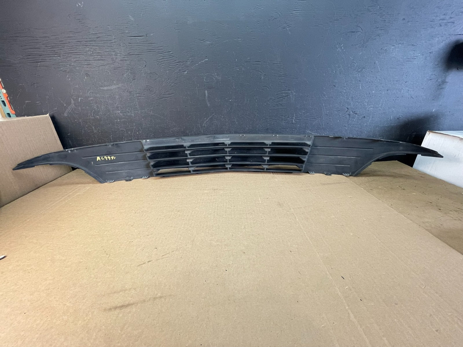 2013 to 2019 Lincoln MKT Lower Bumper Fog Light Grill Grille AC9971 DG5