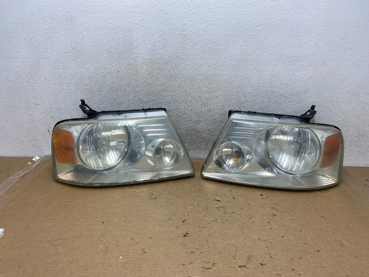 2004 to 2008 Ford F-150 F150 Left+Right Halogen Headlights AH8886 DW0