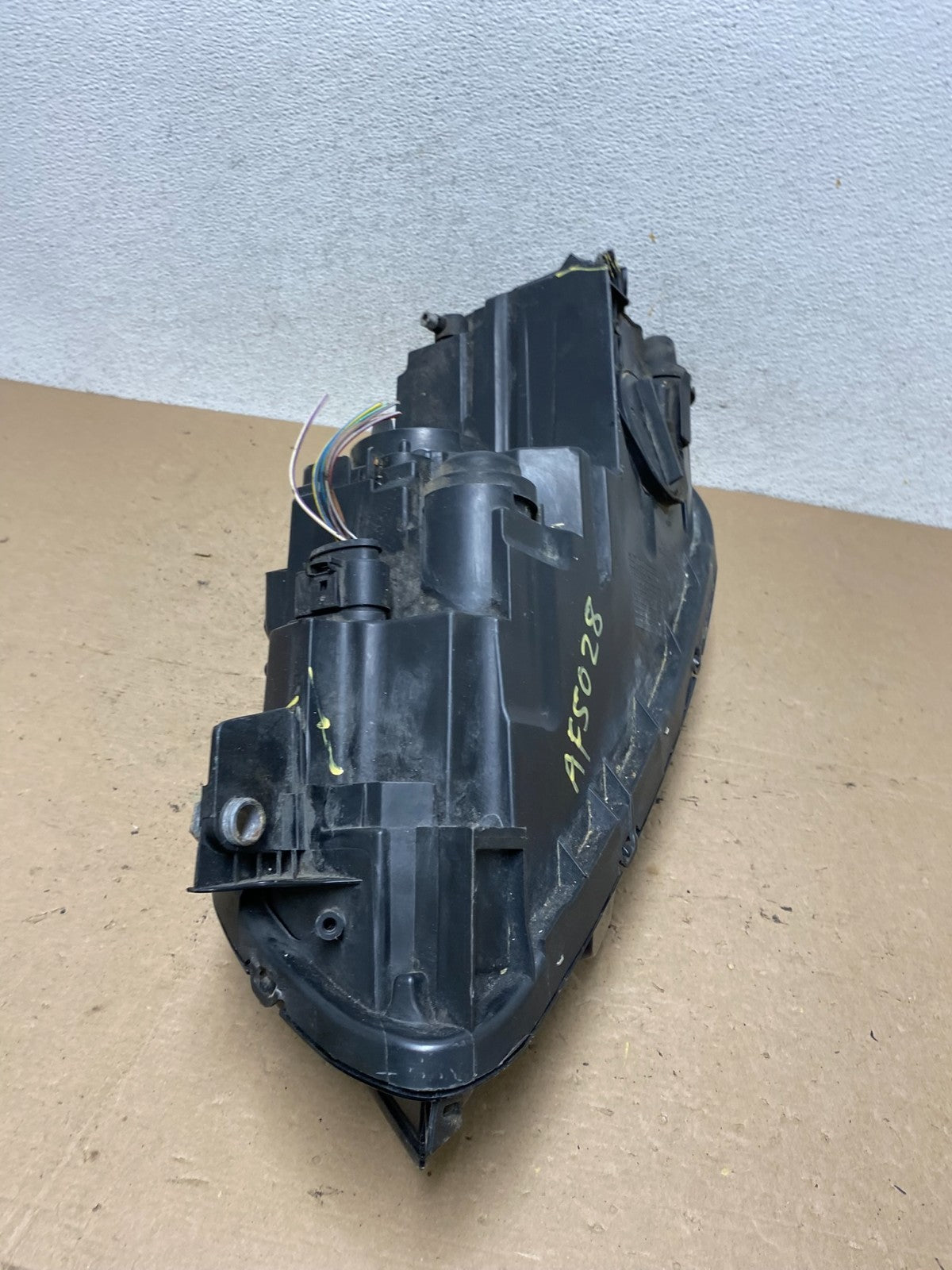 2012-2015 Volkswagen Passat Right Passenger RH Halogen Headlight AF5028 DW10