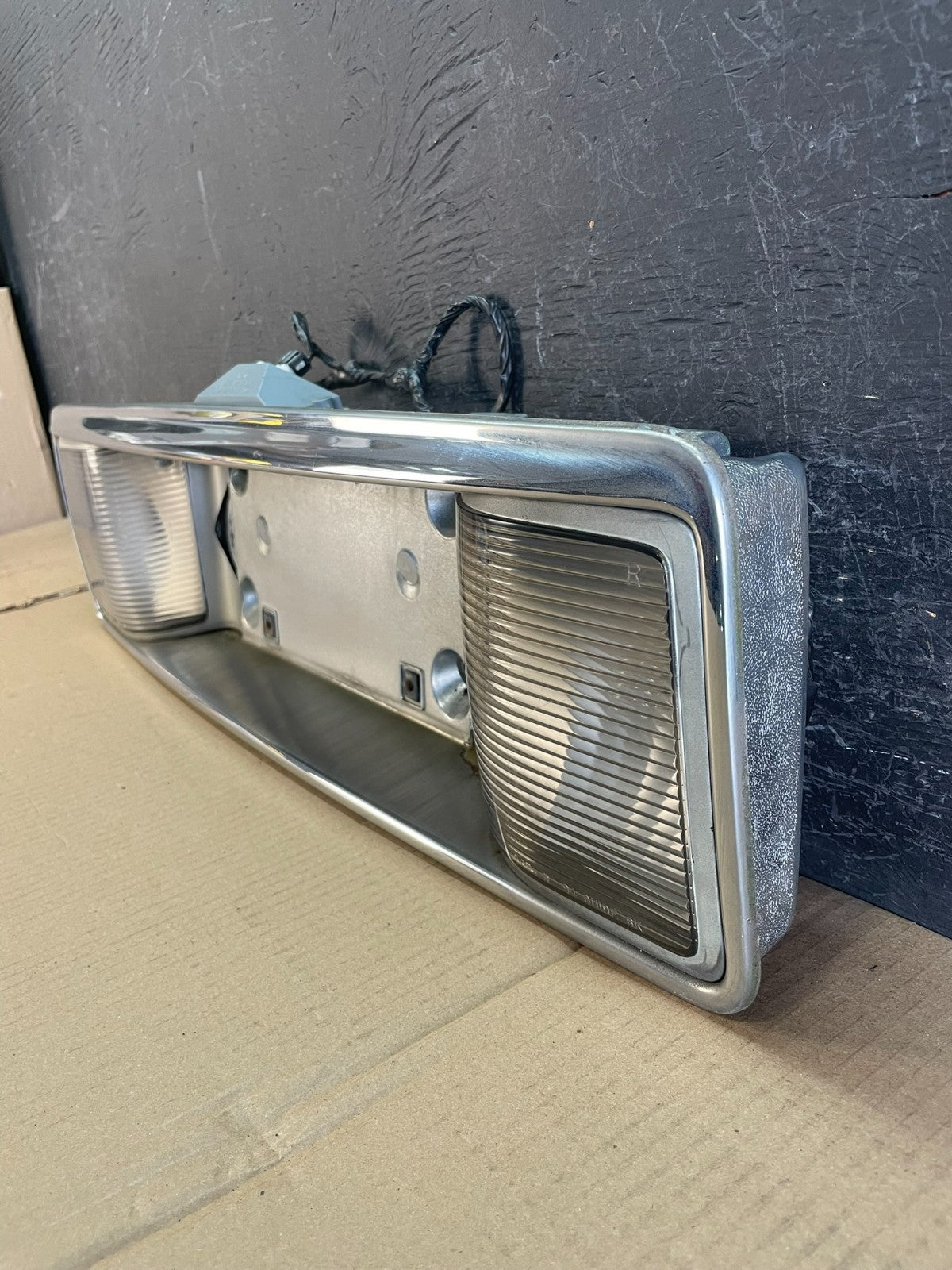 1994-1999 Cadillac DeVille Rear Trunk BackUp License Plate Light Panel AE3530 DG1