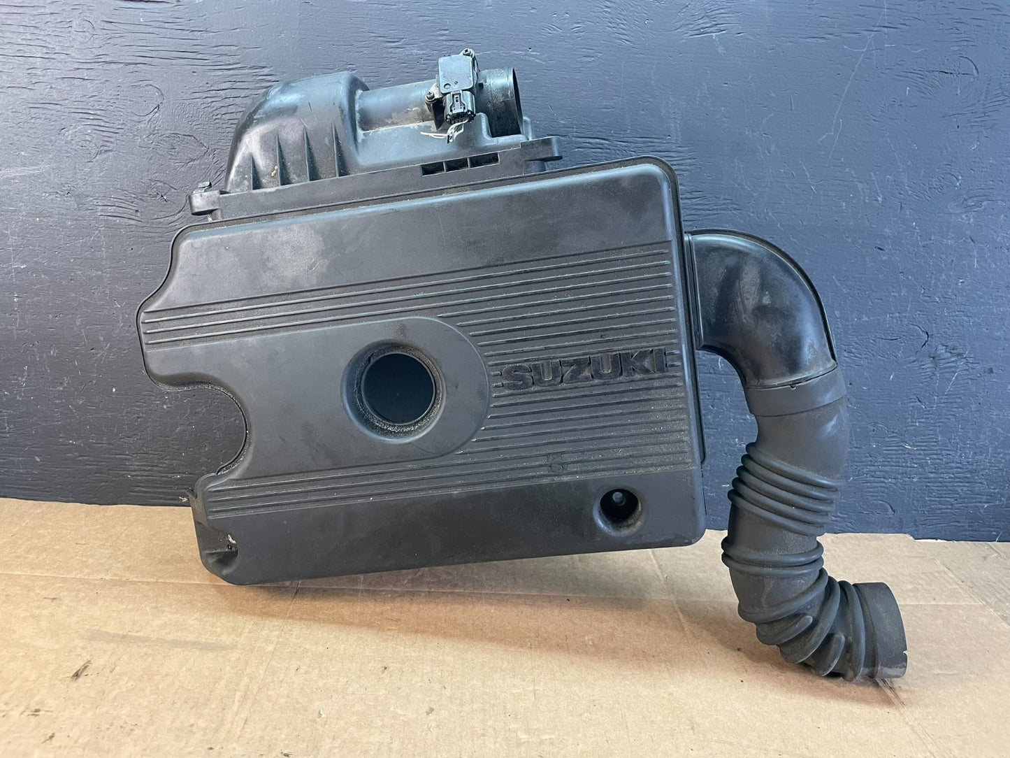2007-2009 Suzuki SX4 2.0 Air Cleaner Intake Filter Box w/ MAF Sensor AC5112 DG0