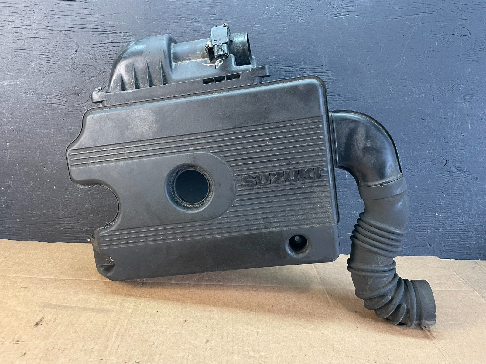 2007-2009 Suzuki SX4 2.0 Air Cleaner Intake Filter Box w/ MAF Sensor AC5112 DG0