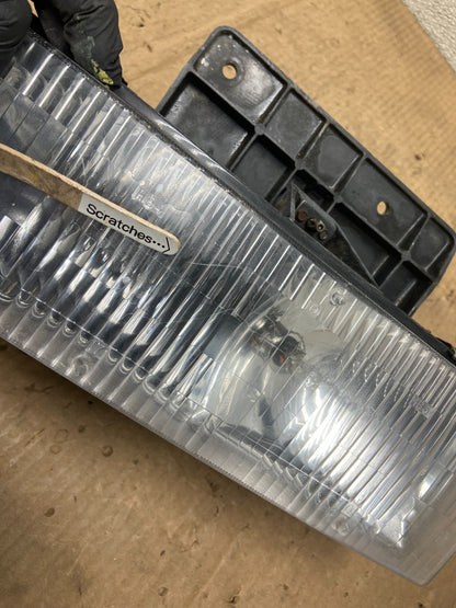 1995 to 2005 Chevrolet Astro Right Passenger Headlight OEM AA6662 DG3
