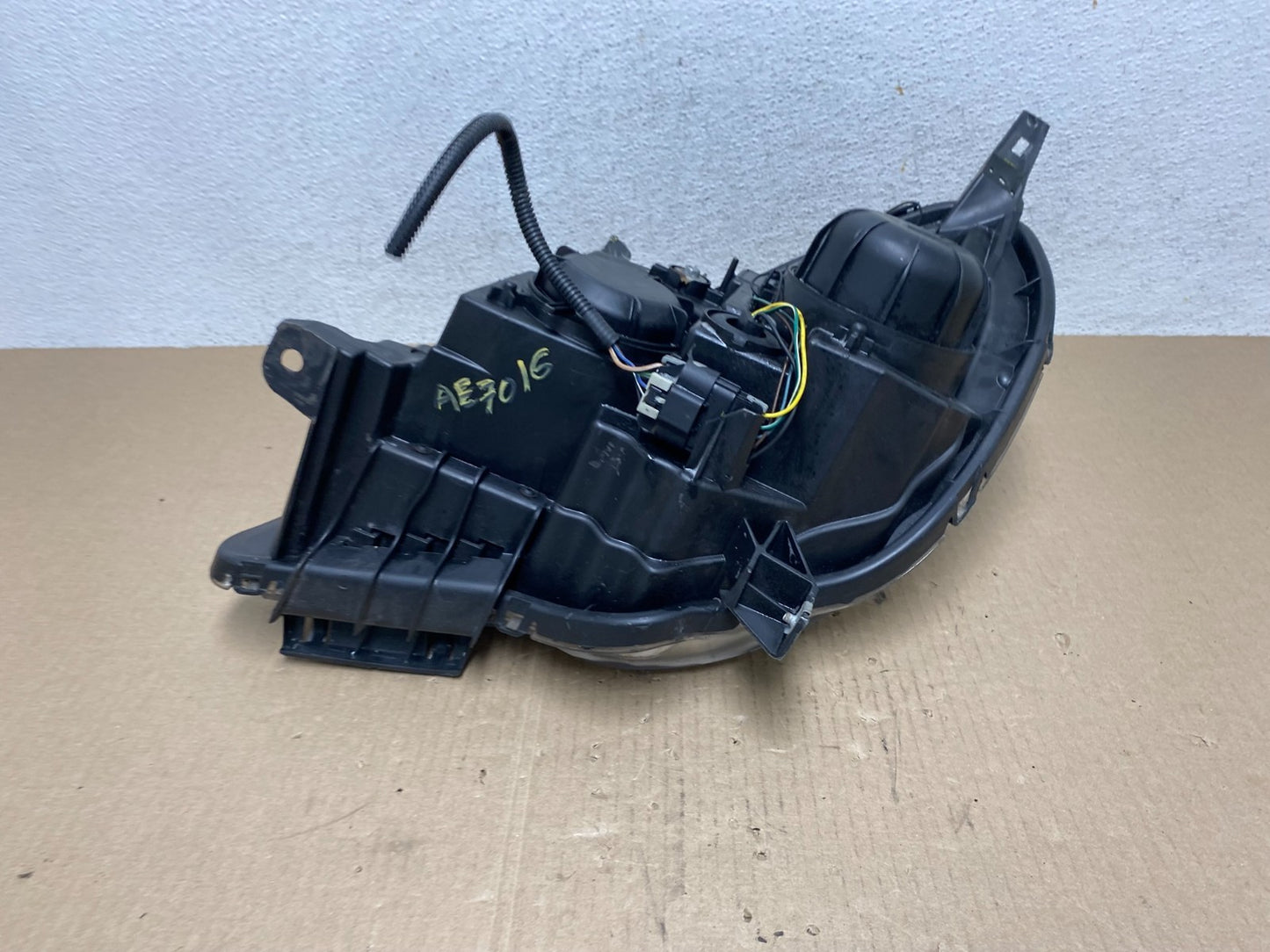 2010 - 2015 Chevrolet Equinox Halogen Headlight Right Passenger Side AE7016 DW7