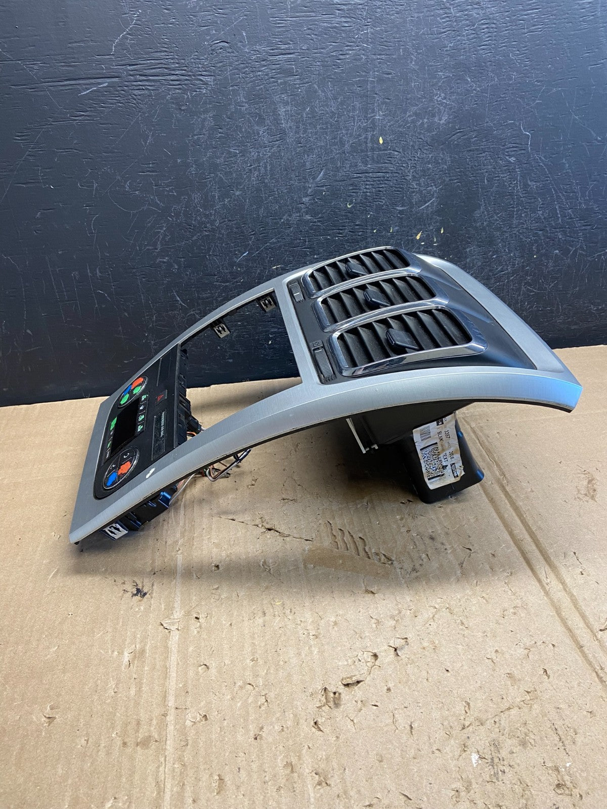 2007 - 2012 GMC Acadia A/C Heater Climate Control Radio Panel Bezel OE ae1860 DG2