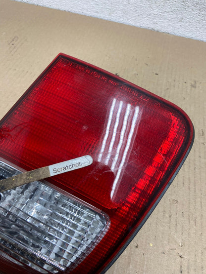 2001 2002 Subaru Forester Right Passenger RH Inner Lid Tail Light AE9520 LK3