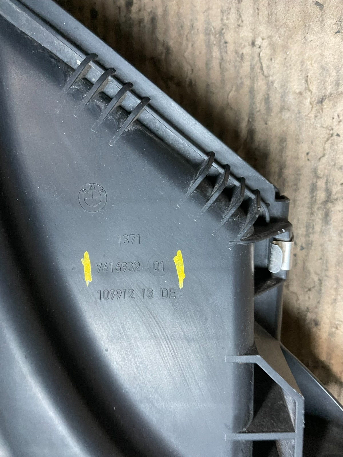 2011 - 2012 Bmw X3 Air Cleaner Intake Duct Hose Tube V4033 DG8