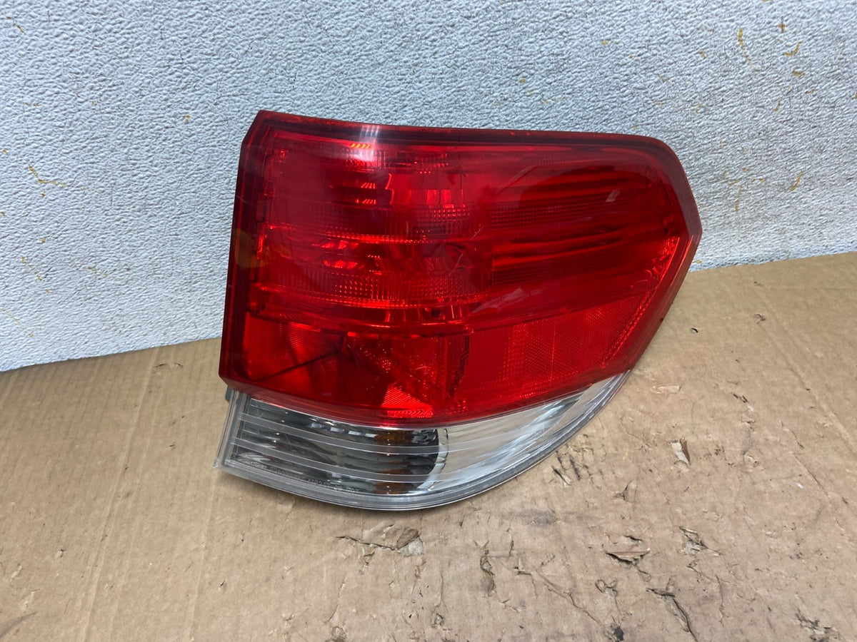 2008 2009 2010 Honda Odyssey Right Passenger Side Tail Light AI9308 LK0