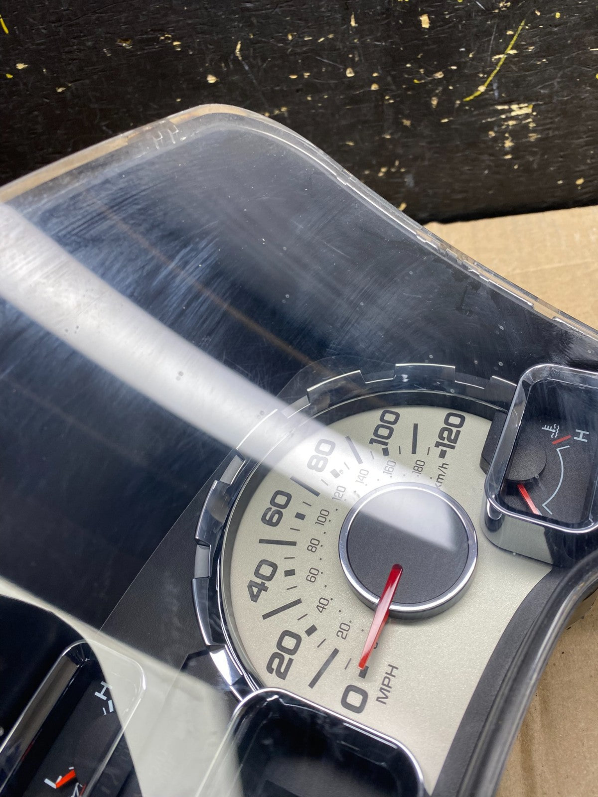 2007 2008 Ford  Expedition Speedometer Cluster Gauge OEM X5694 DG1