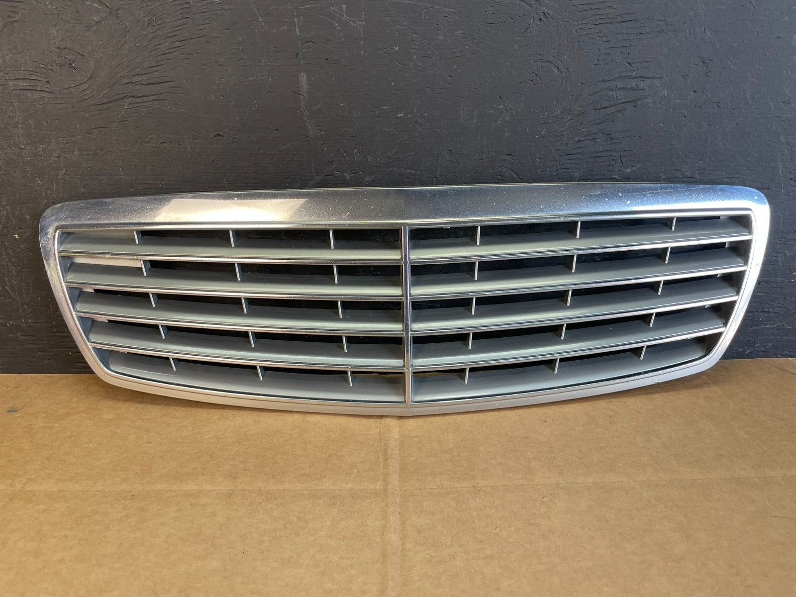 2003 to 2006 Mercedes Benz E-Class Front Upper Grill Grille AE0811 DG0